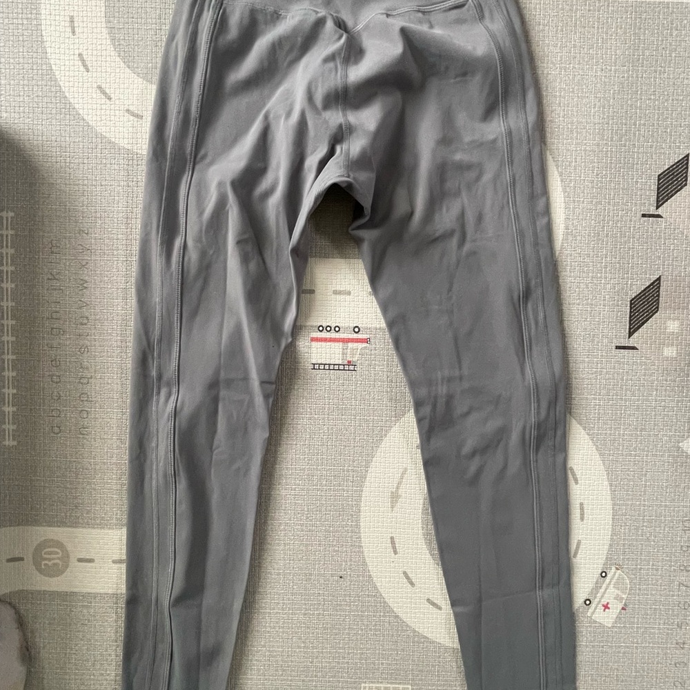 Alphalete Gray Pulse Kinetic Leggings